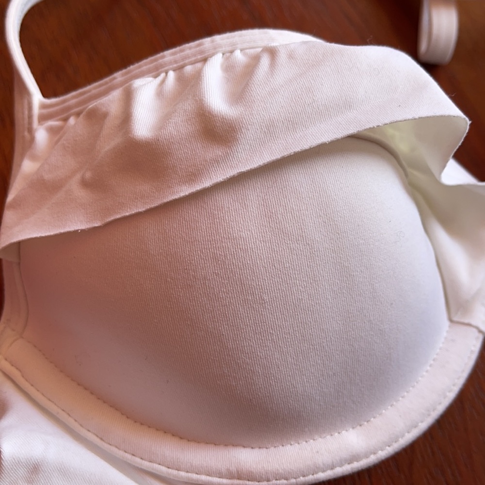 Gilly Hicks white bikini top - Picture 4 of 4